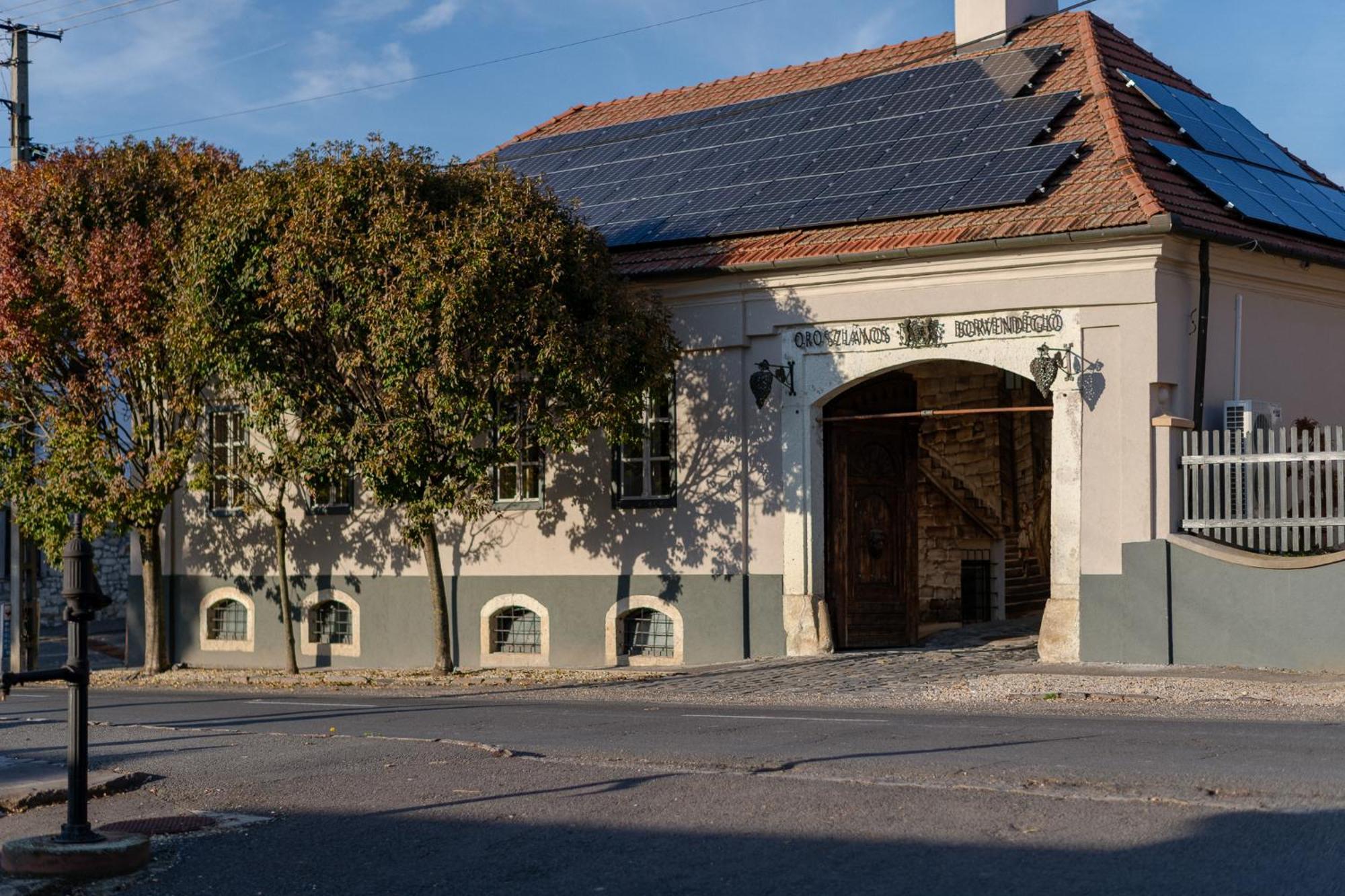 Barka Galeria Hotel Es Etterem Tállya Exteriér fotografie