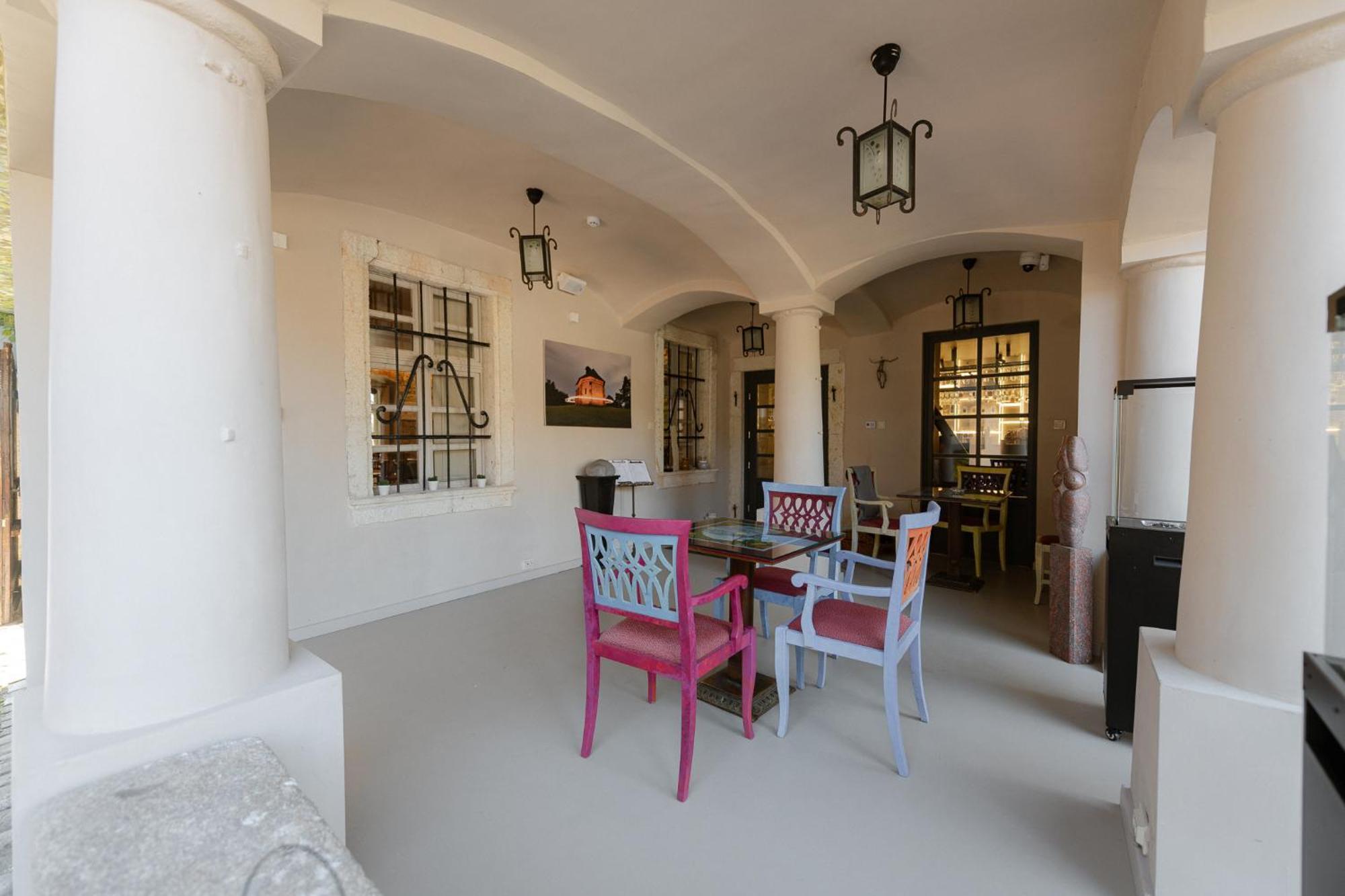 Barka Galeria Hotel Es Etterem Tállya Exteriér fotografie